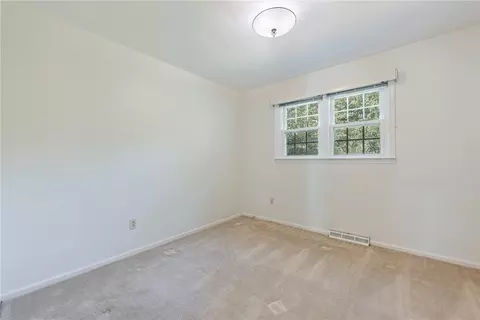 Bedroom - 1553 Red Oak Rd, Kettering, OH 45432 photo 4 of 7