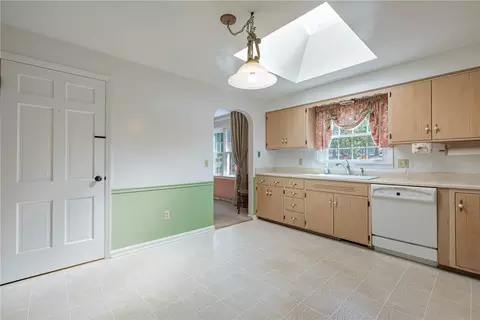 Kitchen - 1553 Red Oak Rd, Kettering, OH 45432 photo 2 of 4
