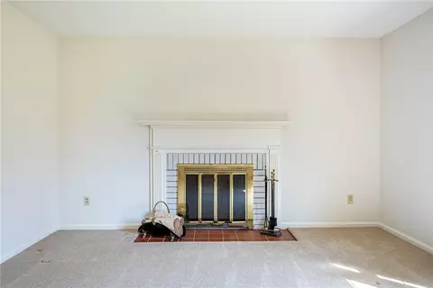Living - 1553 Red Oak Rd, Kettering, OH 45432 photo 3 of 3