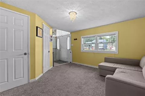 Entry Way - 1704 Redbush Ave, Kettering, OH 45420 photo 5 of 7