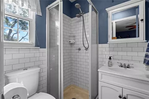 Bath - 1704 Redbush Ave, Kettering, OH 45420 photo 2 of 4