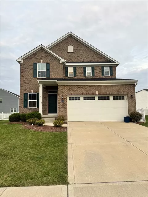 3198 White Ash Dr, Tipp City, OH 45371