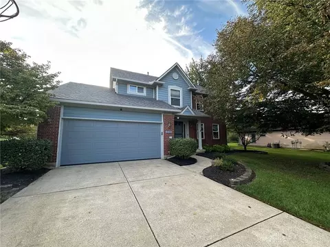 270 Lakeside Dr, Springboro, OH 45066