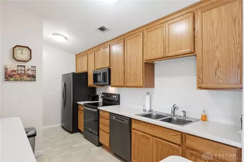 Kitchen - 6600 Wareham Ct #6, Centerville, OH 45459 photo 1 of 3