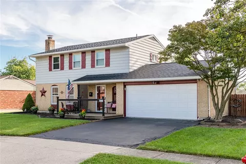 7600 Stonecrest Dr, Huber Heights, OH 45424