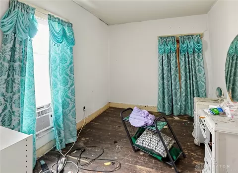 Bedroom - 207 S Shaffer St, Springfield, OH 45506 photo 6 of 6