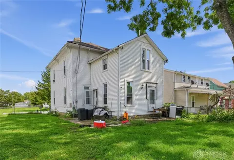 Exterior - 207 S Shaffer St, Springfield, OH 45506 photo 2 of 2