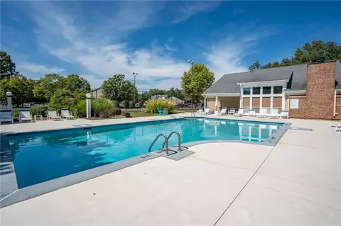 Exterior - 124 Mallard Glen Dr, Centerville, OH 45458 photo 9 of 9