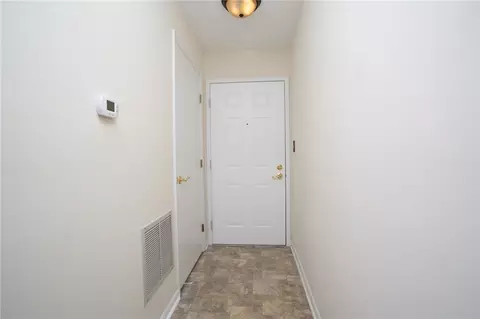 Entry Way - 124 Mallard Glen Dr, Centerville, OH 45458 photo 1 of 1