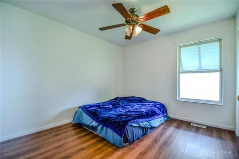 Bedroom - 1584 Farrington Dr, Kettering, OH 45420 photo 4 of 6