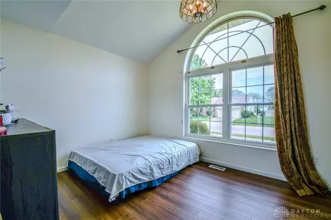 Bedroom - 1584 Farrington Dr, Kettering, OH 45420 photo 3 of 6