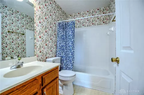 Bath - 1584 Farrington Dr, Kettering, OH 45420 photo 1 of 3