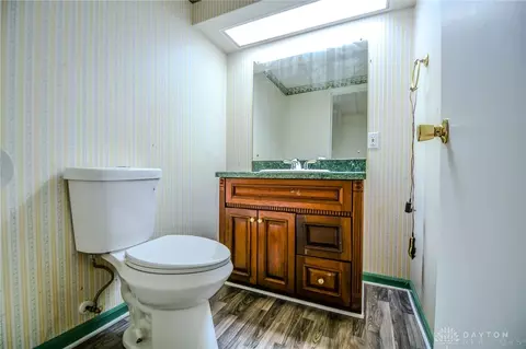 Bath - 1584 Farrington Dr, Kettering, OH 45420 photo 3 of 3