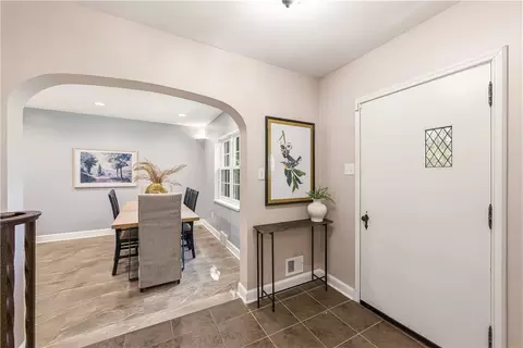 Entry Way - 4010 Ridgeway Rd, Kettering, OH 45429 photo 1 of 2