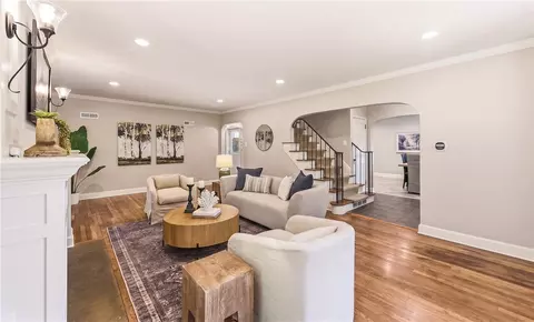 Living - 4010 Ridgeway Rd, Kettering, OH 45429 photo 3 of 6