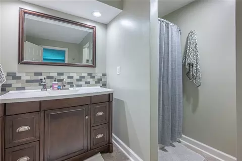 Bath - 7870 Old Dobbin Pl, Centerville, OH 45459 photo 3 of 3
