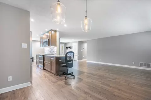 Living - 7870 Old Dobbin Pl, Centerville, OH 45459 photo 3 of 7