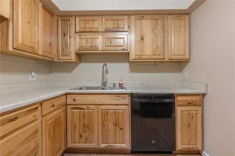 Kitchen - 2512 Red Coach Dr, Springfield, OH 45503 photo 3 of 4