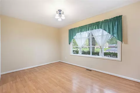 Living - 2512 Red Coach Dr, Springfield, OH 45503 photo 7 of 7