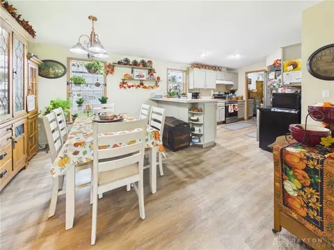 Dining - 6365 Springfield Xenia Rd, Springfield, OH 45502 photo 1 of 3