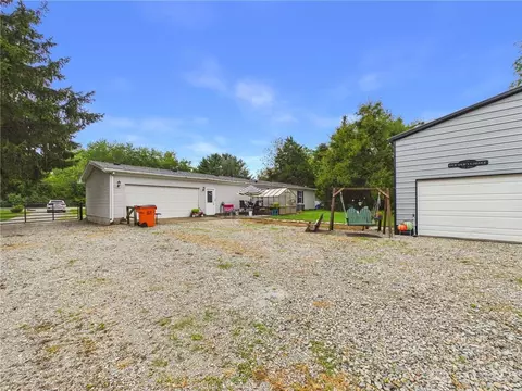 Exterior - 6365 Springfield Xenia Rd, Springfield, OH 45502 photo 5 of 11