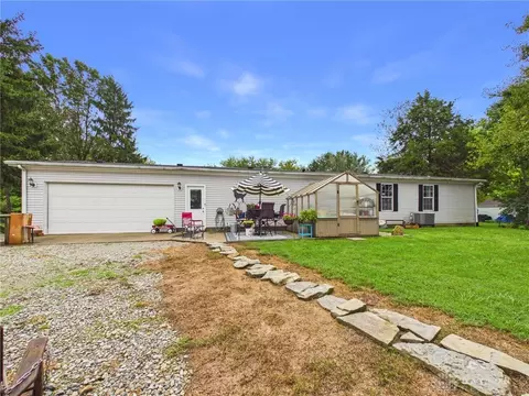 Exterior - 6365 Springfield Xenia Rd, Springfield, OH 45502 photo 8 of 11