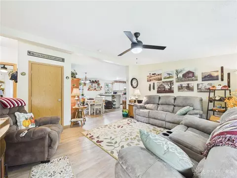 Living - 6365 Springfield Xenia Rd, Springfield, OH 45502 photo 1 of 5