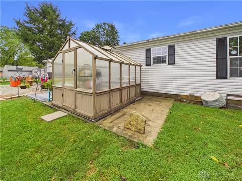 Exterior - 6365 Springfield Xenia Rd, Springfield, OH 45502 photo 11 of 11