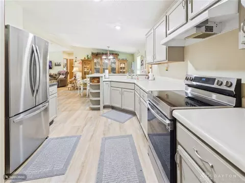 Kitchen - 6365 Springfield Xenia Rd, Springfield, OH 45502 photo 3 of 3