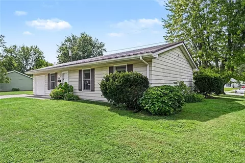 1035 Linhof Rd, Wilmington, OH 45177