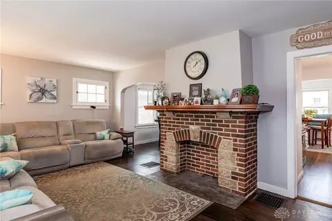 Living - 109 Cushing Ave, Kettering, OH 45429 photo 1 of 2