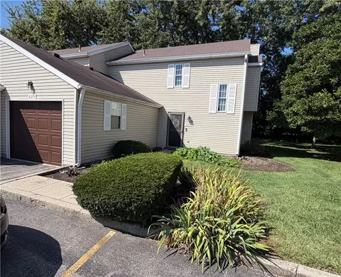 Exterior - 6371 Braxton Pl, Centerville, OH 45459 photo 2 of 10