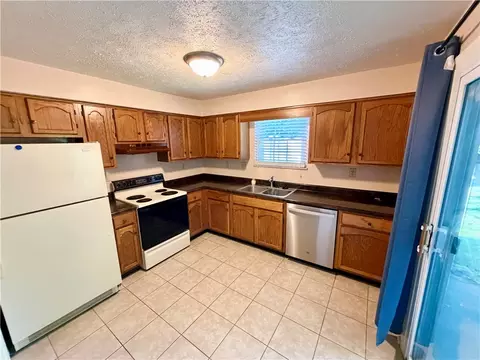Kitchen - 6371 Braxton Pl, Centerville, OH 45459 photo 1 of 1
