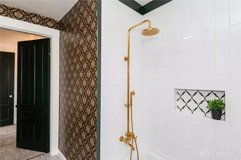 Bath - 1925 E 4th St, Dayton, OH 45403 photo 6 of 10