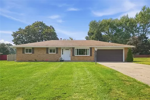 2825 Walford Dr, Centerville, OH 45440