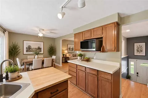 Kitchen - 487 Brunswick Dr, Forest Park, OH 45240 photo 1 of 3