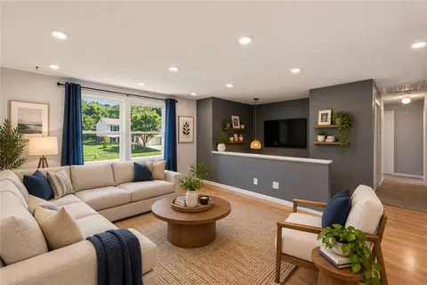 Living - 487 Brunswick Dr, Forest Park, OH 45240 photo 2 of 4