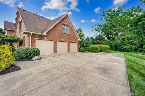 301 Yankee Trace Dr, Centerville, OH 45458 photo 3