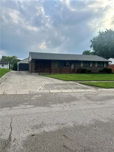 6566 Highbury Rd, Huber Heights, OH 45424