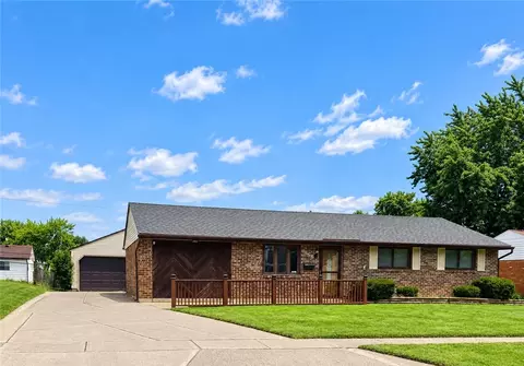 6566 Highbury Rd, Huber Heights, OH 45424