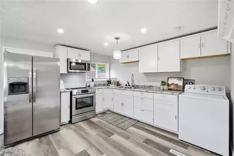 Kitchen - 3659 Endover Rd, Kettering, OH 45439 photo 1 of 3