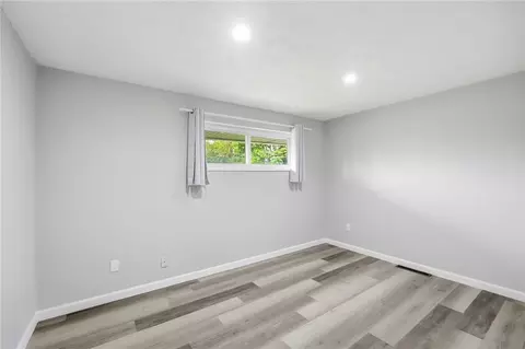 Bedroom - 3659 Endover Rd, Kettering, OH 45439 photo 4 of 5