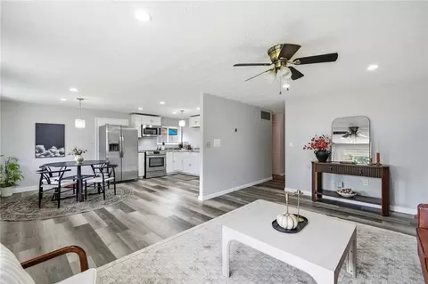 Living - 3659 Endover Rd, Kettering, OH 45439 photo 3 of 7