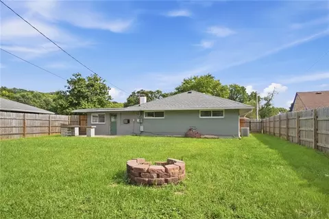 Exterior - 3659 Endover Rd, Kettering, OH 45439 photo 5 of 8