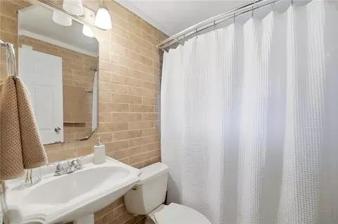 Bath - 3659 Endover Rd, Kettering, OH 45439 photo 1 of 2