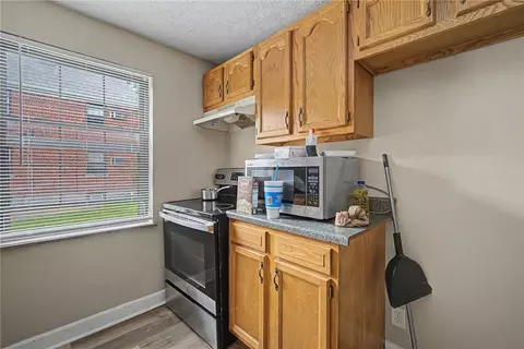 Kitchen - 526 Corona Ave, Kettering, OH 45419 photo 2 of 5