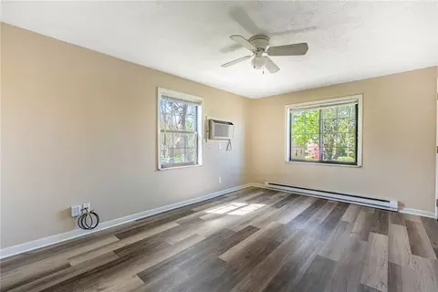Living - 526 Corona Ave, Kettering, OH 45419 photo 2 of 3