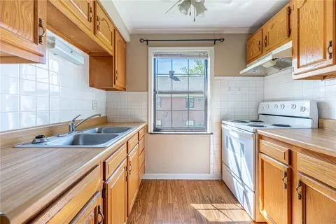 Kitchen - 526 Corona Ave, Kettering, OH 45419 photo 3 of 5