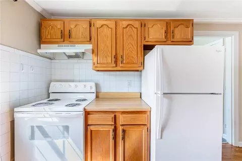 Kitchen - 526 Corona Ave, Kettering, OH 45419 photo 4 of 5