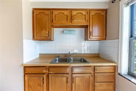 Kitchen - 526 Corona Ave, Kettering, OH 45419 photo 5 of 5